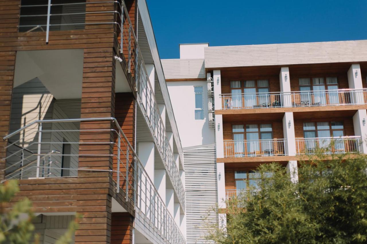 Aquamarine Family Club Hotel Gagra Exterior photo