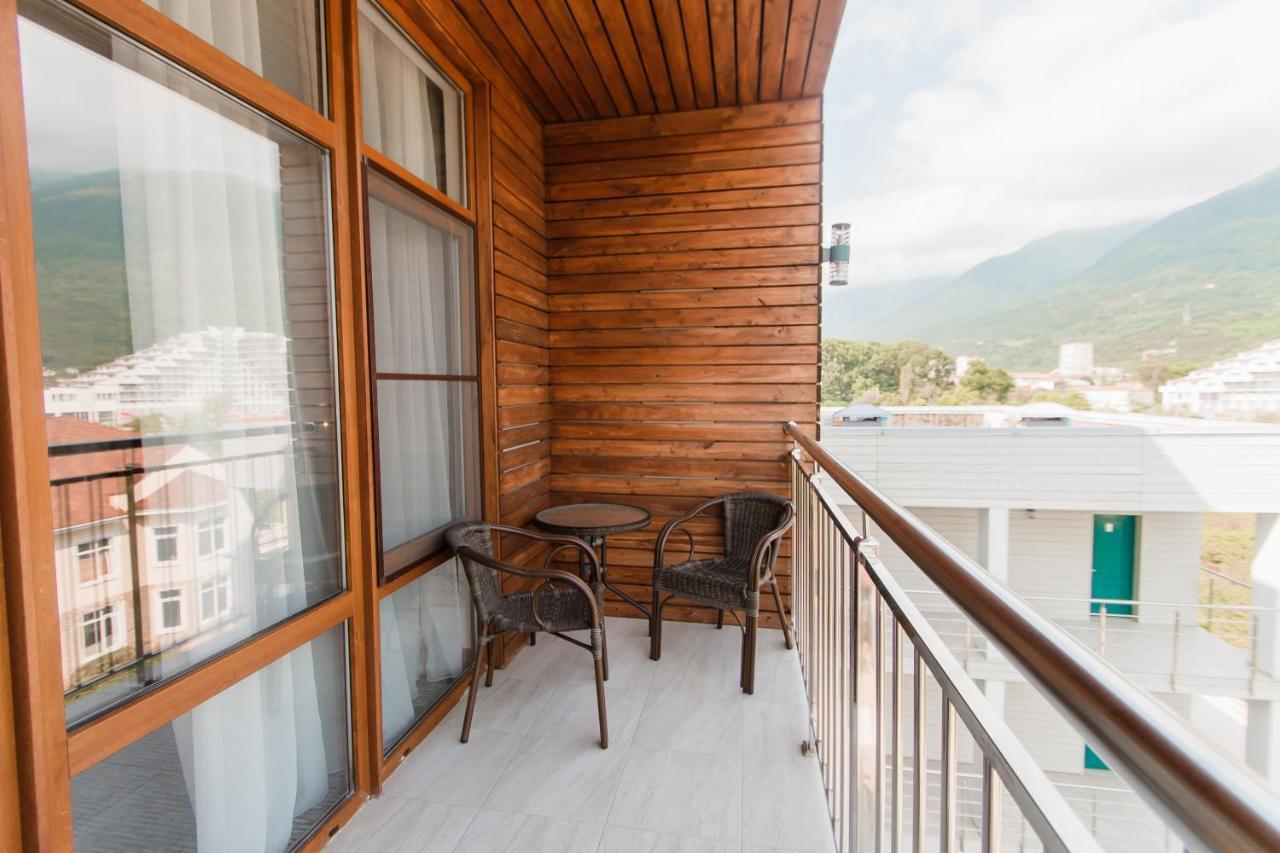 Aquamarine Family Club Hotel Gagra Exterior photo