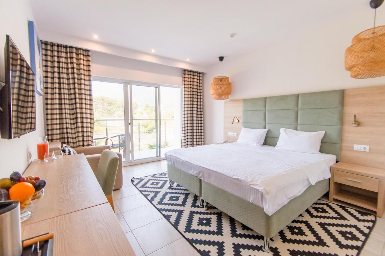 Aquamarine Family Club Hotel Gagra Room photo