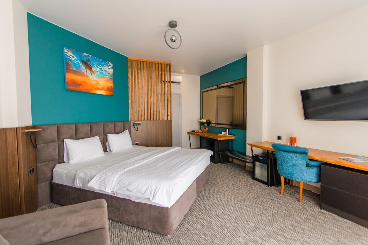 Aquamarine Family Club Hotel Gagra Room photo